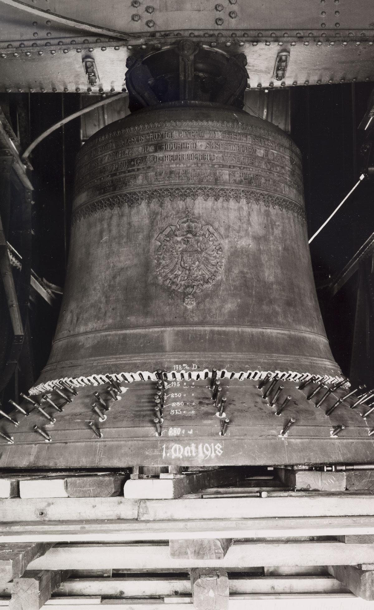 Die Zerlegung der Glocke erfolgte in mühevoller Handarbeit.